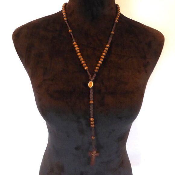 VINTAGE OUR LADY OF GUADALUPE 18” WOOD CRUCIFIX MACRAME BROWN CORD ROSARY - Picture 2 of 12